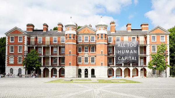 Chelsea-College-of-Arts-parade-ground-2018