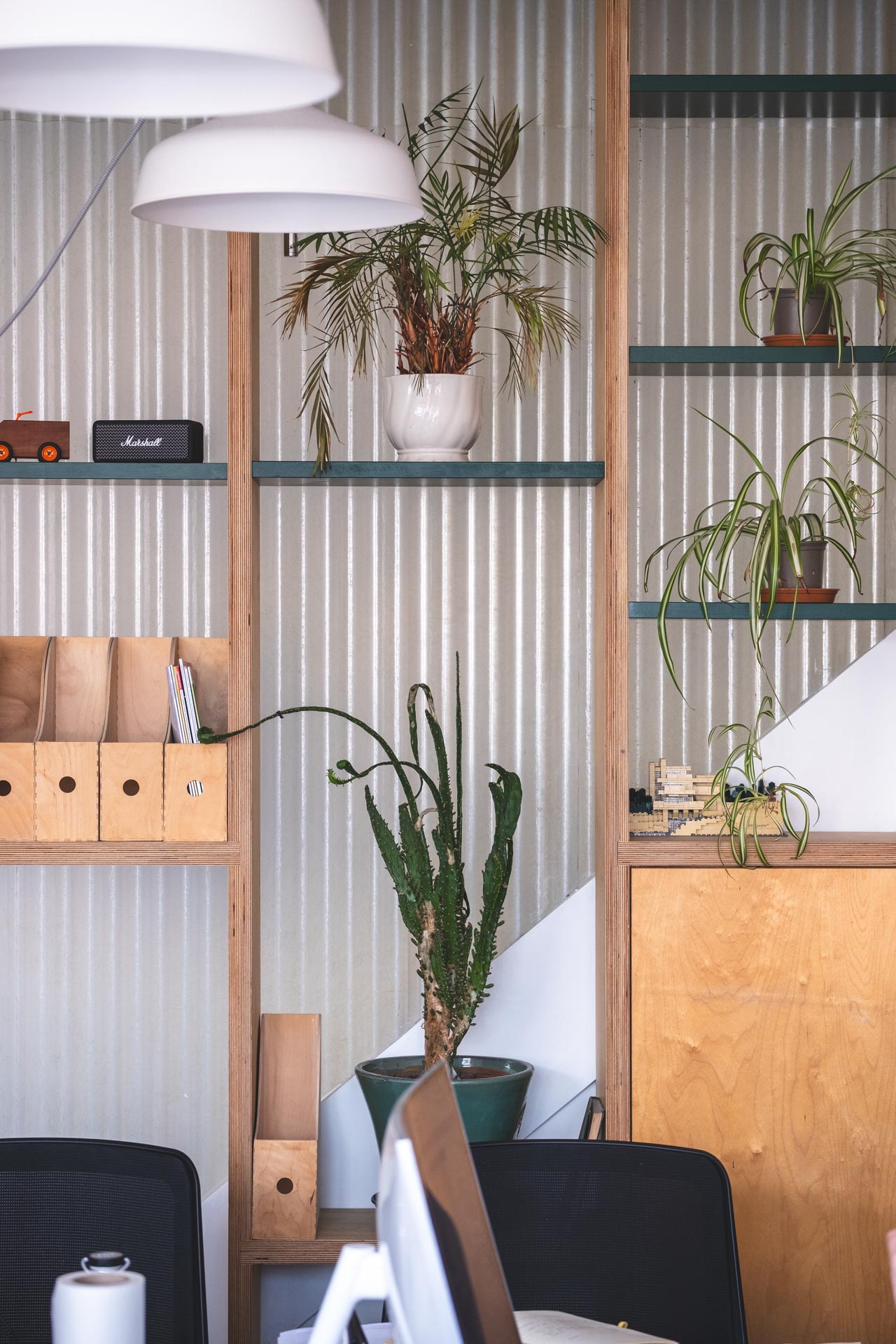 Edge Design Workshop Office Shop-08 Studio book shelf